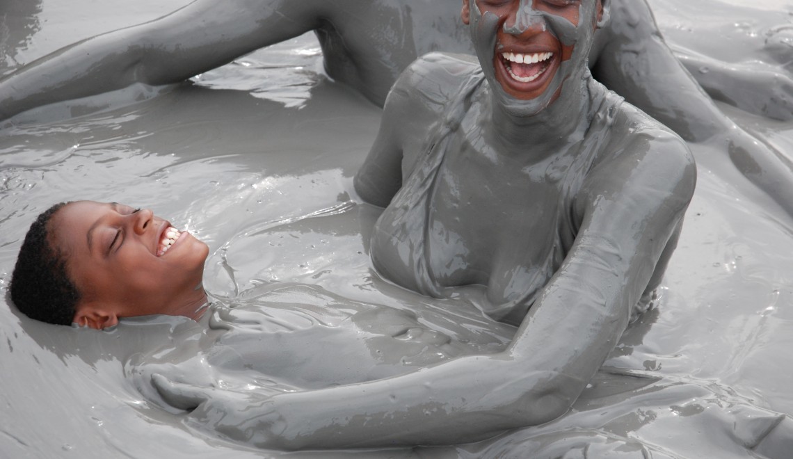 laughing mud colombia